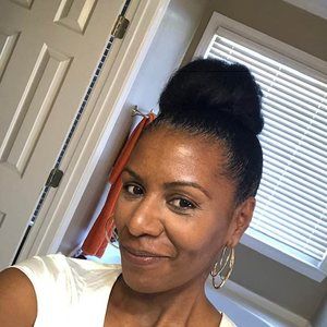 Meet your Posher, Leslie